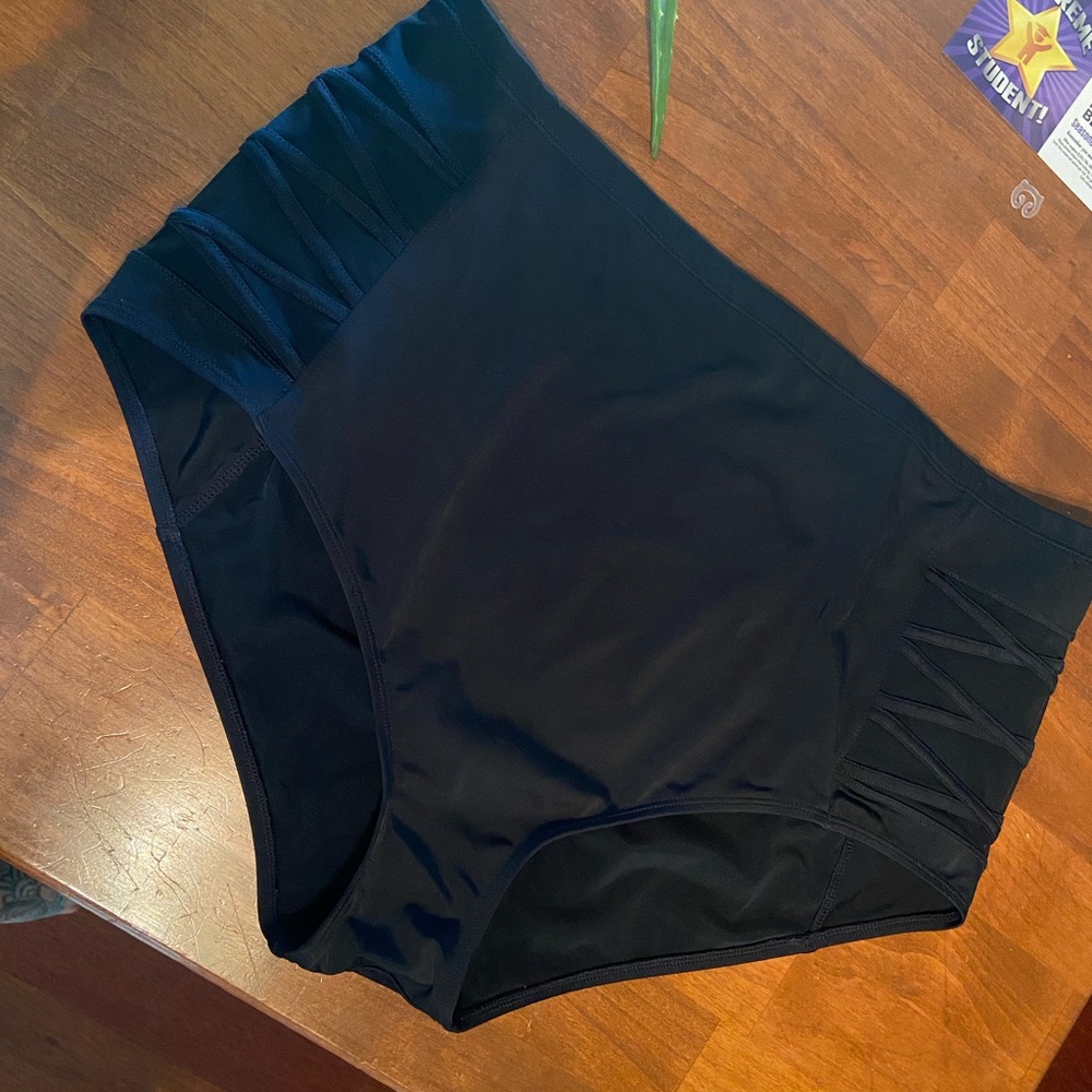 Torrid high waist mesh side bottom